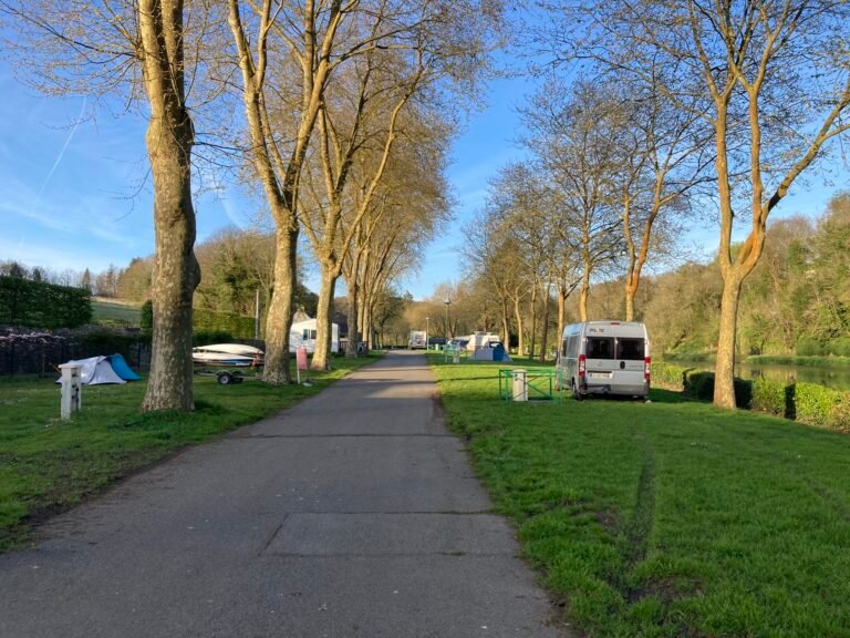emplacement camping,emplacement camping hennebont,70 emplacements,emplacement convivial,lieu convivial,endroit convivial
