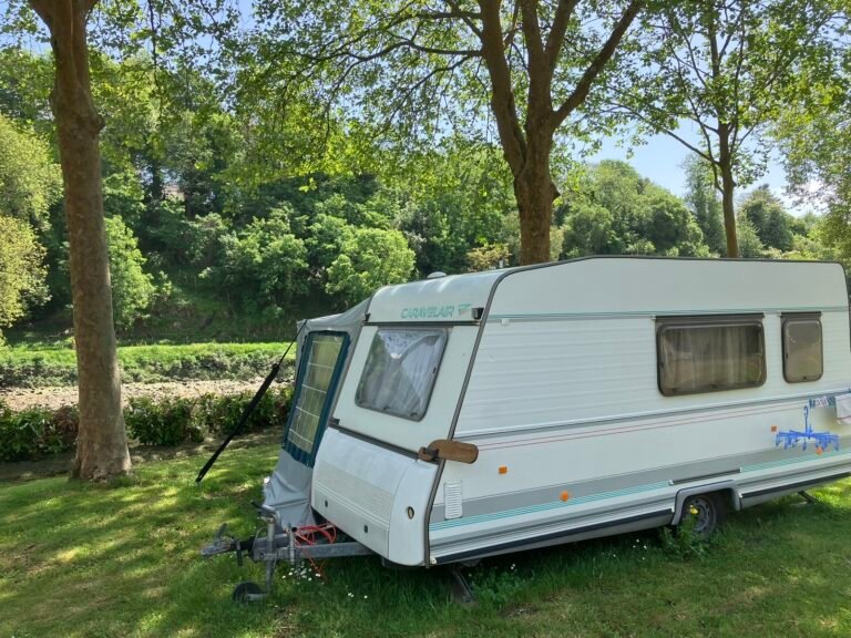 camping hennebont,caravane auvent,caravane equipée,camping blavet