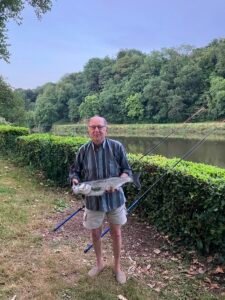 La pêche au bord du Blavet dans le camping St Caradec a HENNEBONT